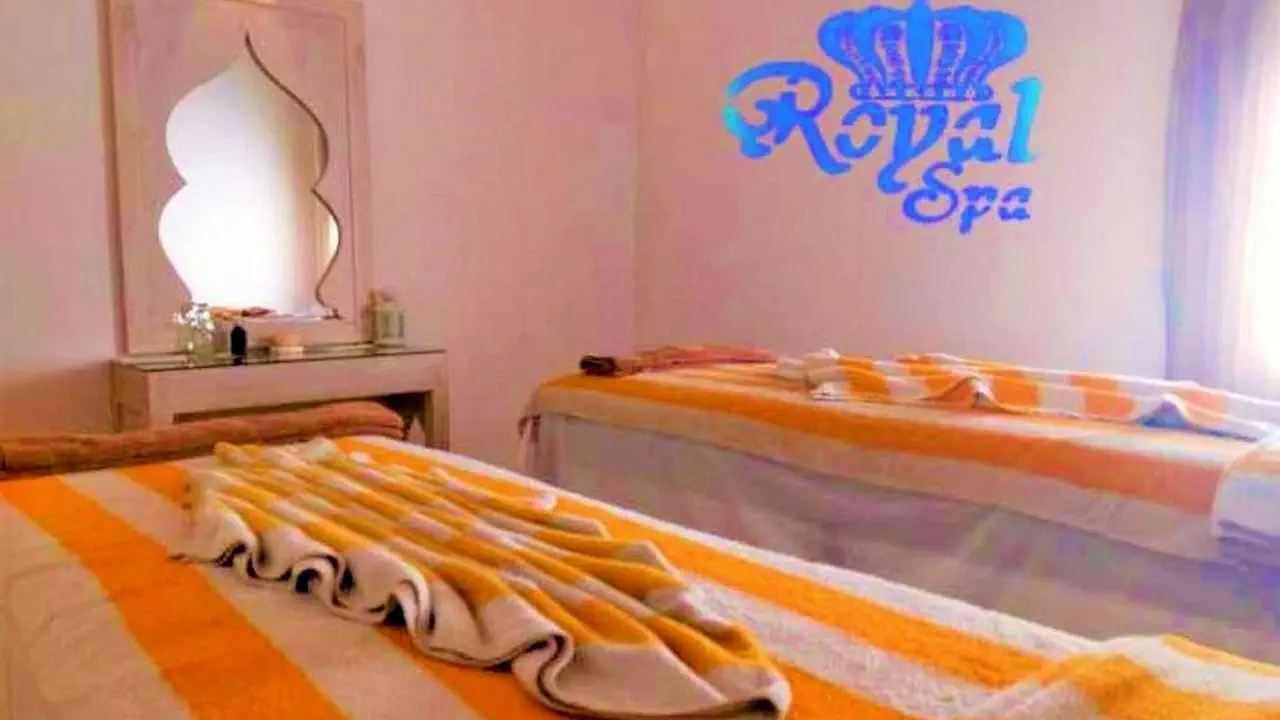 الفندق روحانو بيتش ريزورت - القصير